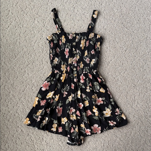 Hollister Pants - Hollister Black Floral Romper Smocked Bodice Summer One-Piece Junior Size XS